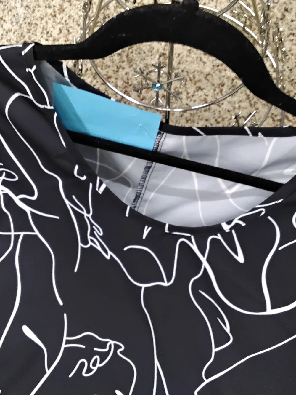 3992 Size L/XL SHEIN Black & White Abstract Line Print Pantsuit - Picture 3 of 4